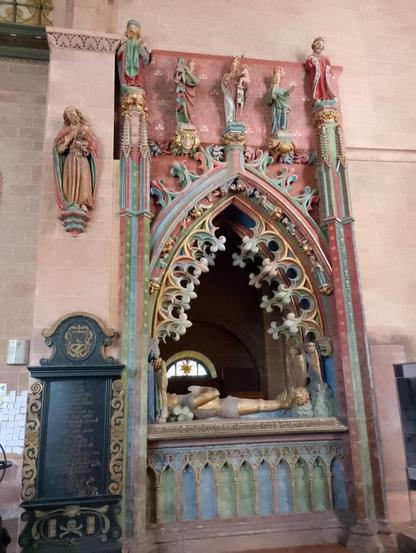 Grablege in der Kirche des Klosters