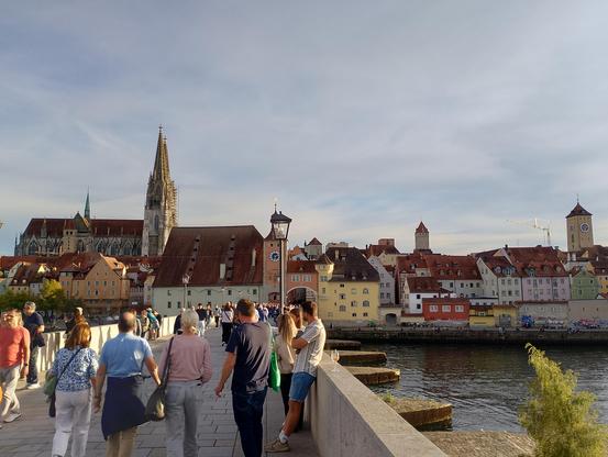 Blick auf die Altstadt von der Brücke 